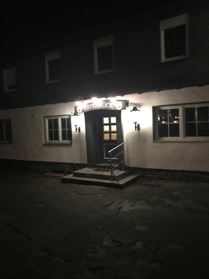 Haus Astenblick In Winterberg Fuer Bis Zu 35 Personen Fuer Wanderveranstaltungen Und Familienfeiern Exteriér fotografie