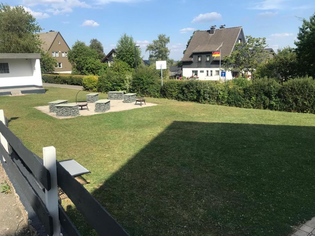 Haus Astenblick In Winterberg Fuer Bis Zu 35 Personen Fuer Wanderveranstaltungen Und Familienfeiern Exteriér fotografie