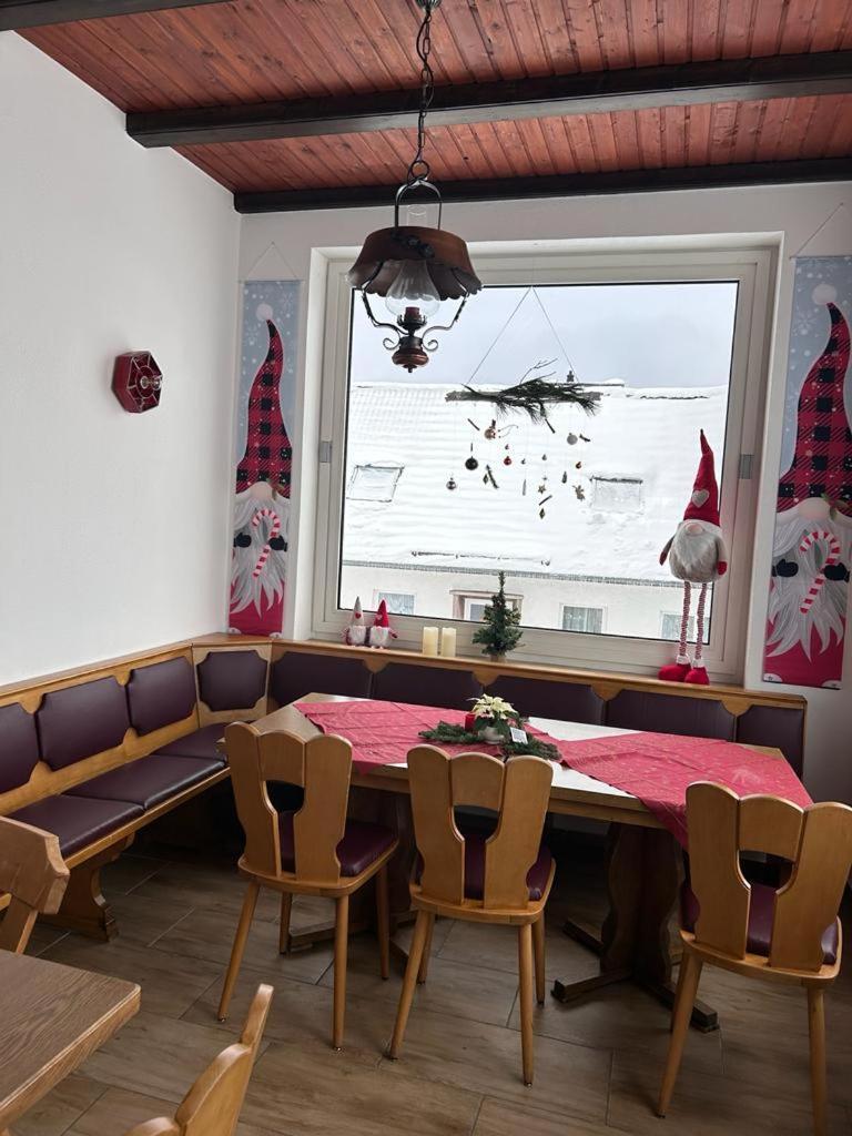 Haus Astenblick In Winterberg Fuer Bis Zu 35 Personen Fuer Wanderveranstaltungen Und Familienfeiern Exteriér fotografie