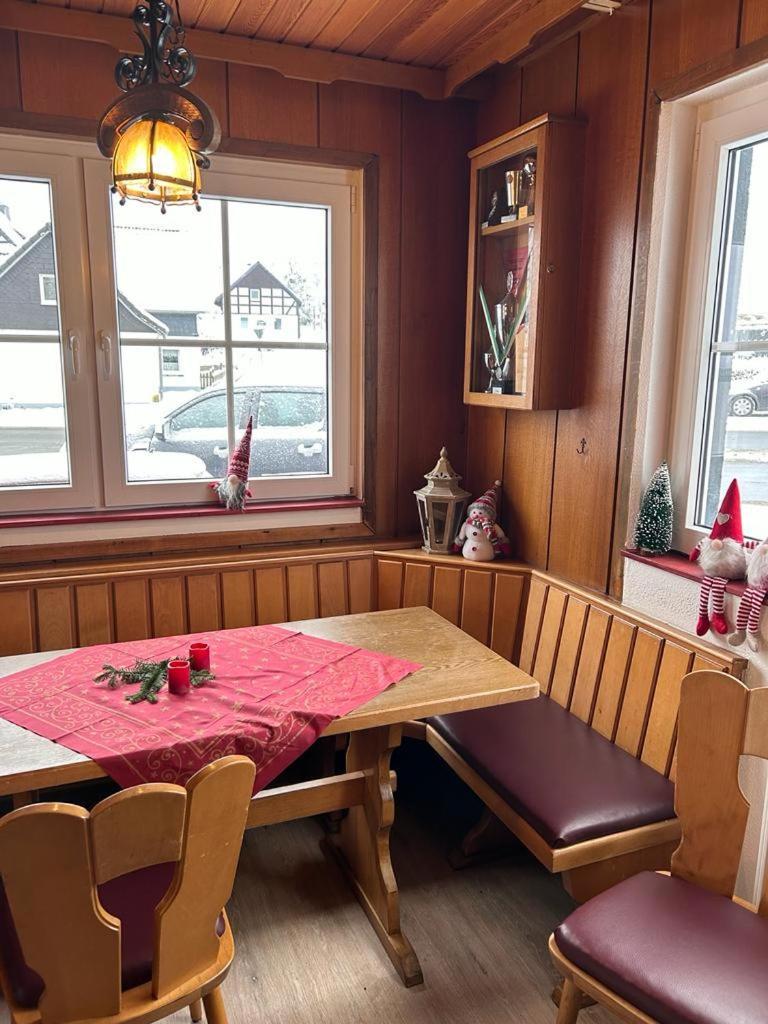 Haus Astenblick In Winterberg Fuer Bis Zu 35 Personen Fuer Wanderveranstaltungen Und Familienfeiern Exteriér fotografie