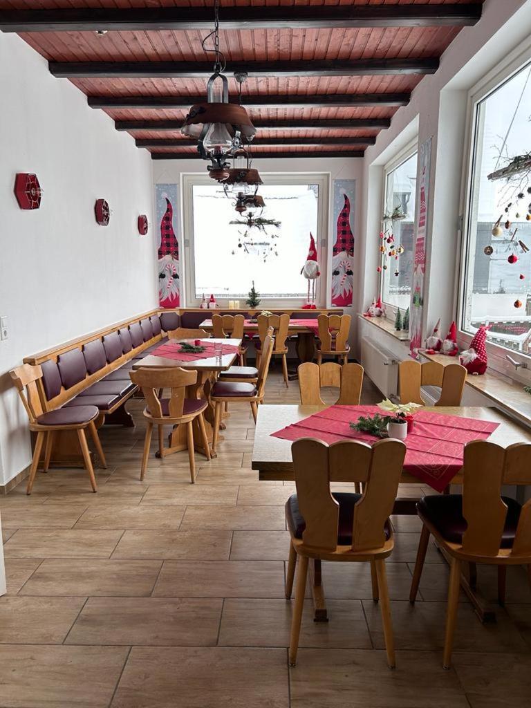 Haus Astenblick In Winterberg Fuer Bis Zu 35 Personen Fuer Wanderveranstaltungen Und Familienfeiern Exteriér fotografie